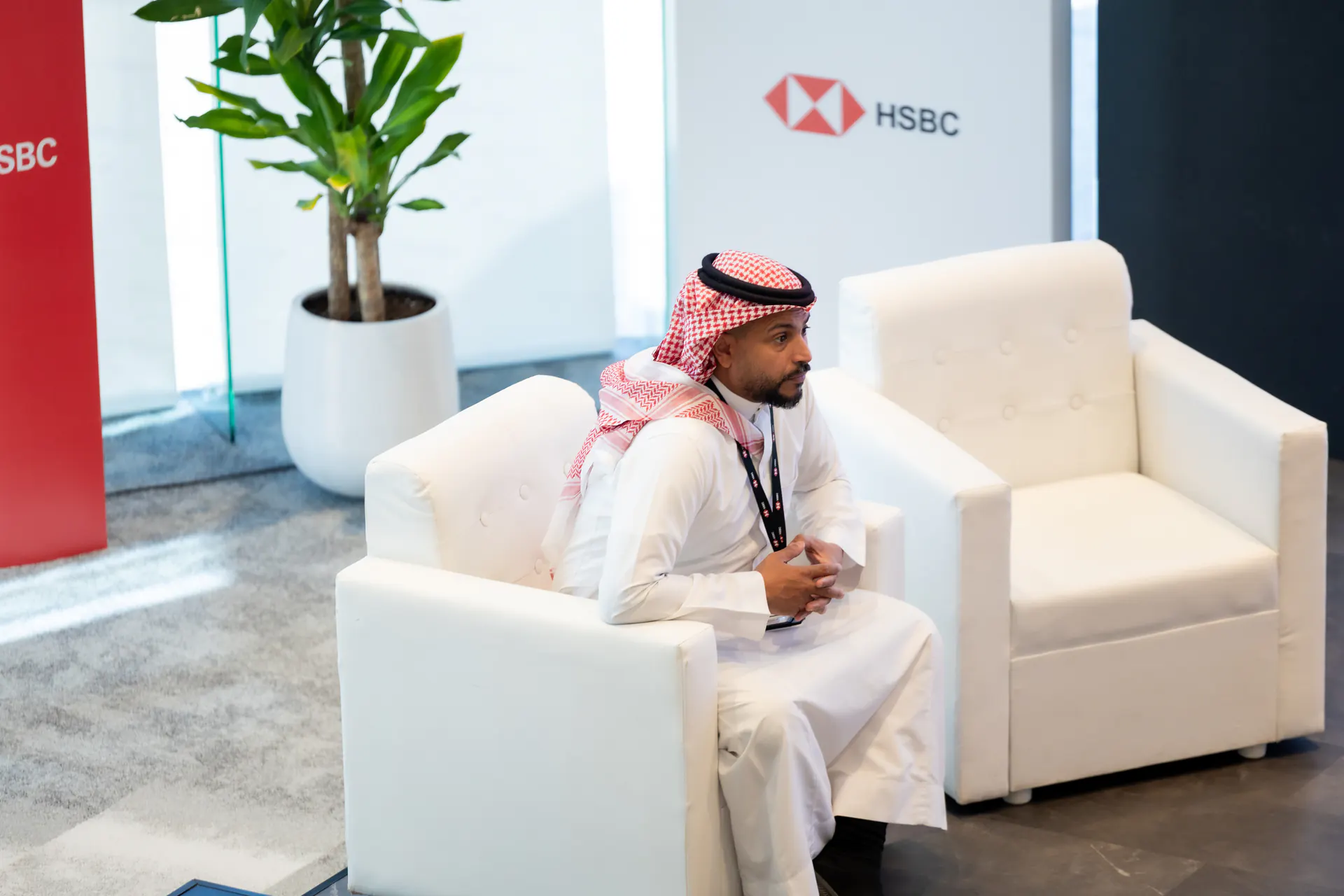 صناديق هدايا مؤسسية فاخرة من HSBC للموظفين