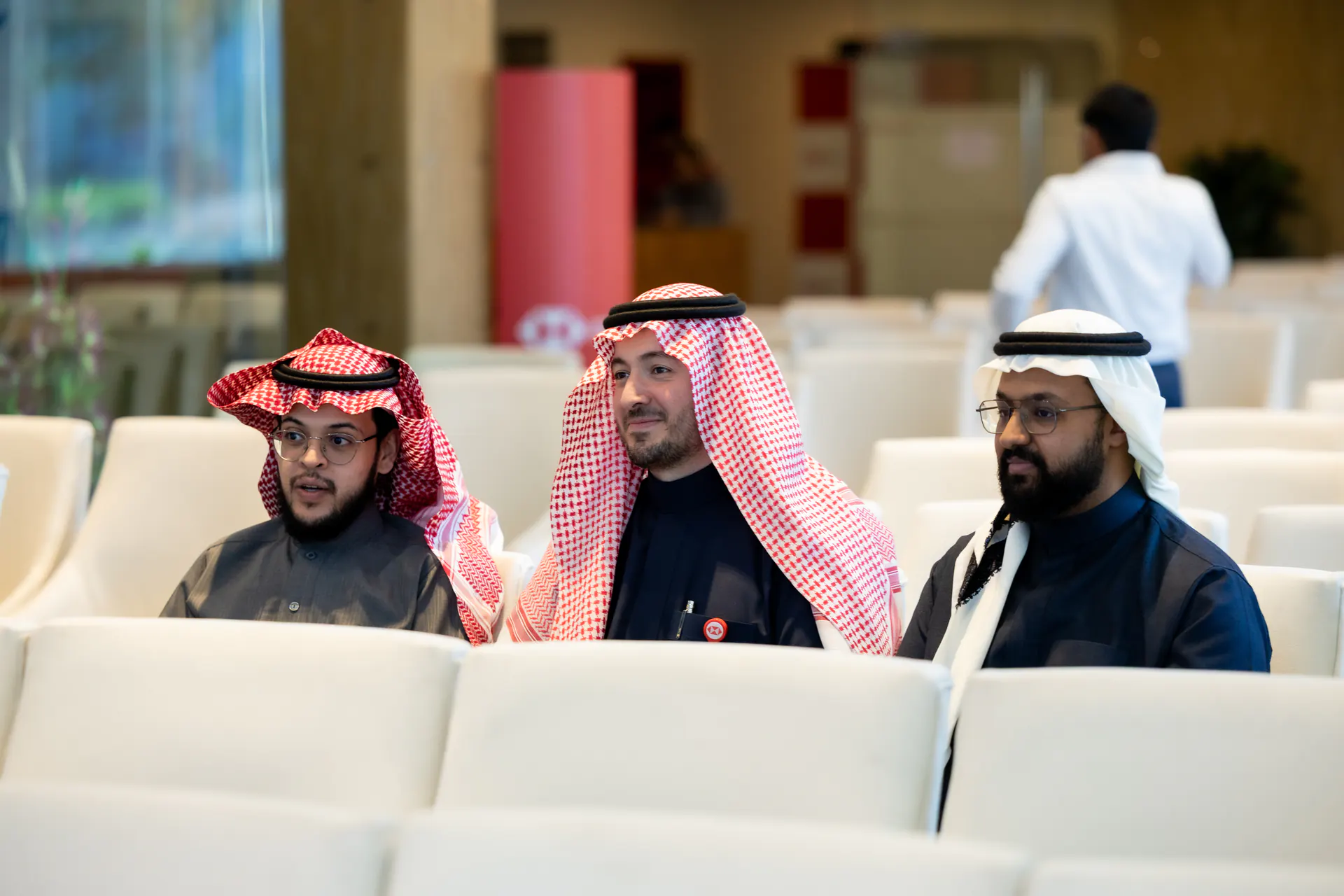 منطقة استقبال HSBC مجهزة بعناصر بصرية للعيد